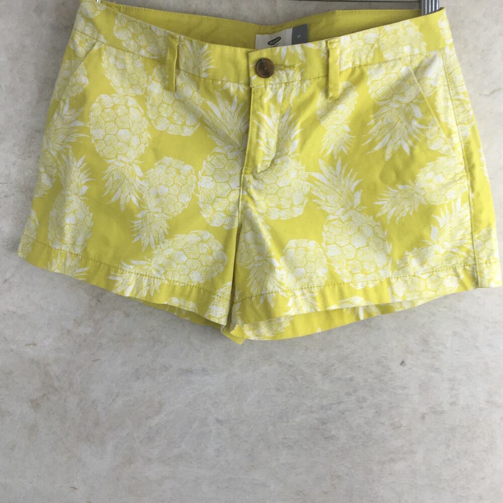 Old Navy Yellow White Pineapple Print Shorts  Women's Size 0
